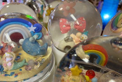 秋田・ふるさと村・スノードーム体験】ミニチュア6個付き‼︎きらきら