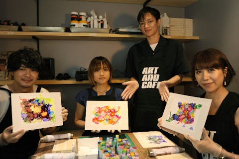 ワインと音楽とアート体験！失敗しないアート体験！誰でもアーティストになれる場所！ゴールド・シルバー・透明のアルコールインクアート！