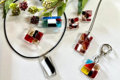 【愛知県・南知多・フュージング体験（30分）】自分だけのガラス細工を作ってみよう！初心者やお子様でも安心のフュージング体験