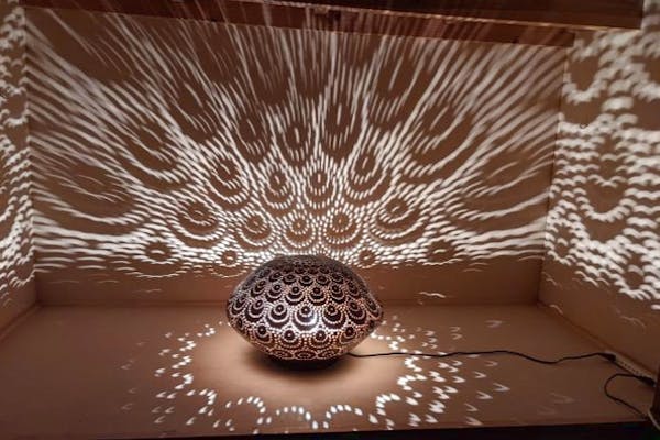 佐賀・武雄市・あかりセラピー館観覧】 百数十個の陶器のランプ