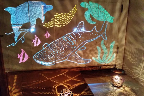 佐賀・武雄市・あかりセラピー館観覧】 百数十個の陶器のランプ