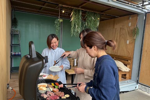 【兵庫・ハチ高原・BBQ】かわいいコンテナで本格BBQ(日帰り) ／ BBQ CONTAINER LOUNGE