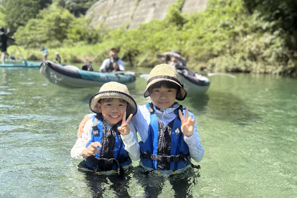 高知・仁淀川・SUP】仁淀ブルーに1番近い場所で2人乗りカヤック体験