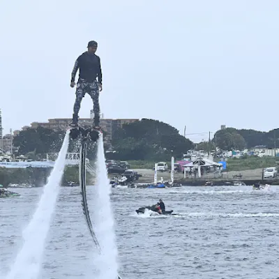 神奈川・平塚市・ジェットブレード】初心者でも空を飛べる!?平塚の海 神奈川・平塚市・ジェットブレード】初心者でも空を飛べる!?平塚の海