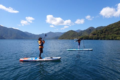 【日光・中禅寺湖・SUP】毎回1組限定で貸切150分！中禅寺湖をSUPで巡ってみよう！自然と歴史が織りなす、癒やしと感動のひとときを♪～ファミリー、カップル、お友達同士におすすめ～