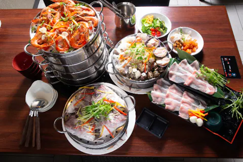 【兵庫・淡路島・バイキング】＜驚きのフォトジェニックメニュー＞多彩な魚介を豪快に蒸し上げ！台湾発最新グルメ『海鮮タワー』4段セット!