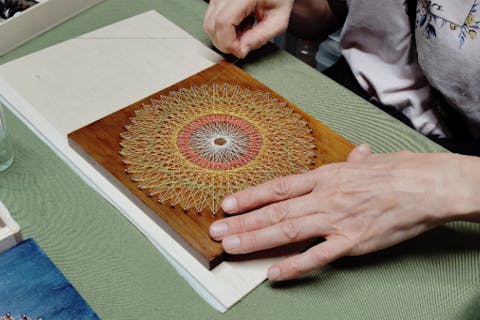【北海道・旭川・糸掛け曼荼羅・木製15～20cm角】基本を学習しながら作品が作れます。