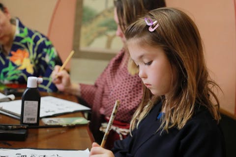 【By Osaka Castle】Learning Zen of Japanese Beauty Calligraphy in kimono
