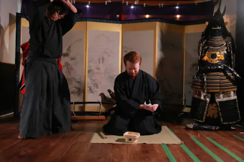 大阪・大阪城】武士道・腹切り＆禅を学ぶ体験教室 写真付き｜アソビュー！