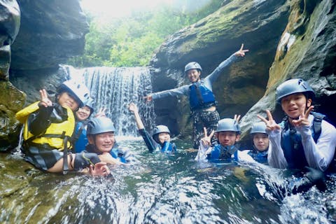 【西表島】＜5~9月限定！＞ジャングルトレッキング＆キャニオニング（1日）