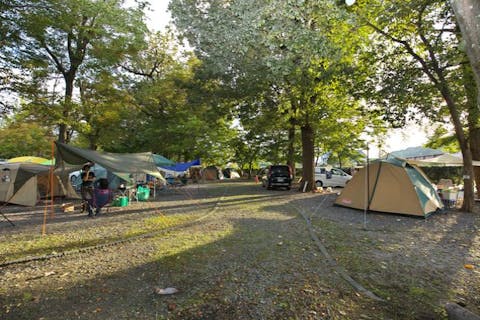 【埼玉・長瀞・オートキャンプ】レンタルありプラン 初心者・女性も安心の街なかキャンプ！車移動なしで楽しめるラフティングのオプションも♪