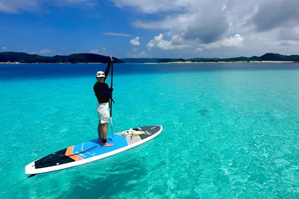 沖縄・座間味島・SUP】空飛ぶSUP？！透明度抜群の座間味の海でSUP