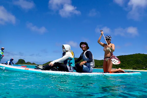沖縄・座間味島・SUP】空飛ぶSUP？！透明度抜群の座間味の海でSUP