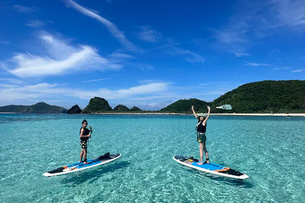 沖縄・座間味島・SUP】空飛ぶSUP？！透明度抜群の座間味の海でSUP
