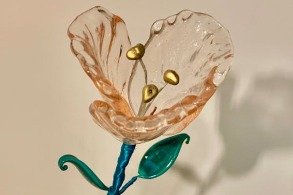 ガラスのチューリップ☆ランプ☆ HOYAガラス・ヴィンテージ 卓上ランプ(チューリップタイプ