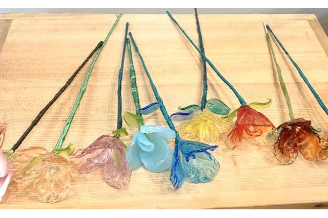 【東京・台東・ガラス工芸】<ヴェネチアン・チューリッププラン>世界にひとつの花を咲かせよう♪ヴェネチアンガラスを使って、自分だけのチューリップを作ろう☆
