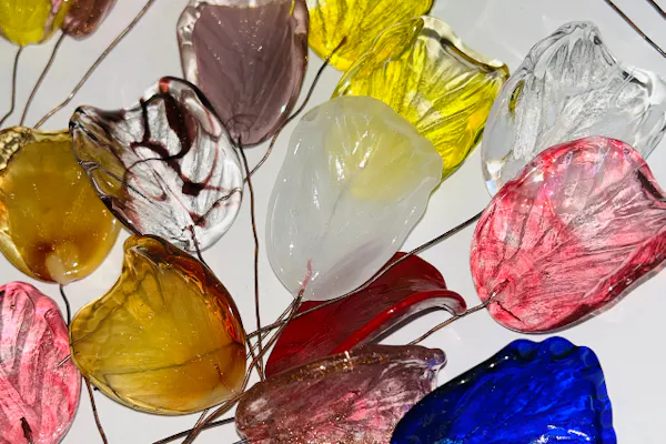 ベネチアガラス工芸品 フィギュリン 貴重フラメンコ ペア 粉ガラスで流れるライン 収蔵作品のご紹介:点彩花文蓋付ゴブレット (1500年頃｜ヴェネチア
