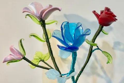 【東京・台東・ガラス工芸】＜ヴェネチアンローズ ピッコラ(ミニ薔薇) レッスン＞＊谷中のノスタルジックな欧風雑貨店で、イタリアのガラス細工『ヴェネチアンローズ ピッコラ』を作ろう＊
