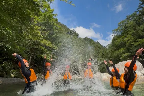 【滋賀県・東近江市】神崎川クリスタルキャニオニング！自然で遊ぼう！主役になれる時間がたっぷり！最大人数が10人までの少人数制体験ツアー！