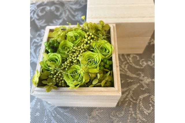【東京・新宿・ボックスフラワー制作】お花を選べる桐の箱で作るボックスフラワー