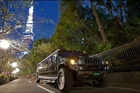 【東京・港区・リムジンパーティー・リムジンレンタル】リムジンデビュー大歓迎！非日常を味わうリムジンサービス体験！リムジン保有台数日本最大、心を込めたおもてなしで感動の瞬間を。