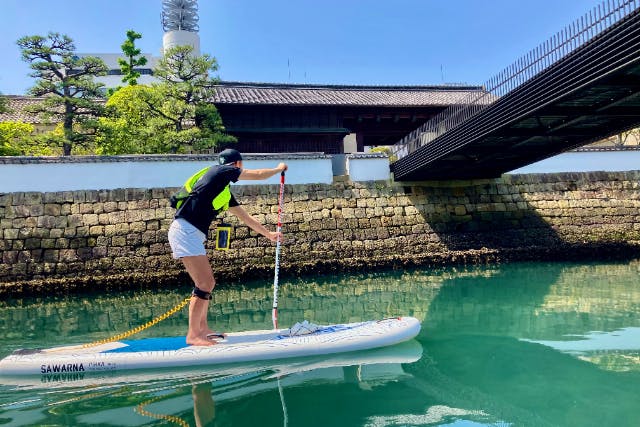 【長崎・長崎市・SUP】観光ガイドを聞きながらSUPで観光名所を巡る一度で二度楽しめる街中SUPツアー！2時間コース！初心者歓迎！ 写真データ無料！