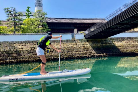【長崎・長崎市・SUP】観光ガイドを聞きながらSUPで観光名所を巡る一度で二度楽しめる街中SUPツアー！2時間コース！初心者歓迎！ 写真データ無料！