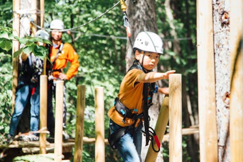 【長野・松本・アスレチック】木から木へと移動しながら、ジップライン、1本橋、空中ブランコなど、ドキドキなエレメントにチャレンジ！