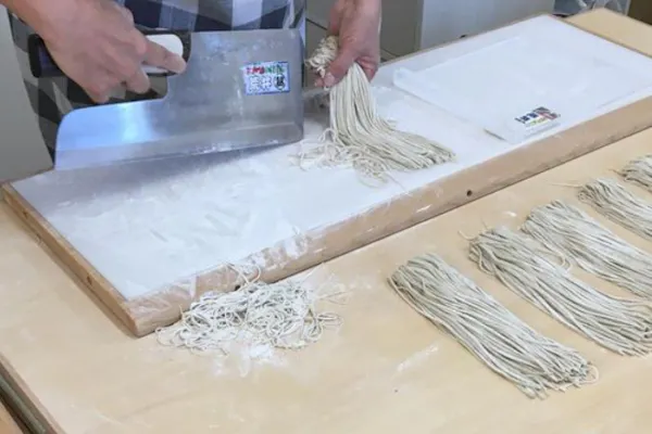 そば打ち台　本物　即取りに来られる方！ I'll show you all the secrets of making soba noodles. Part 2