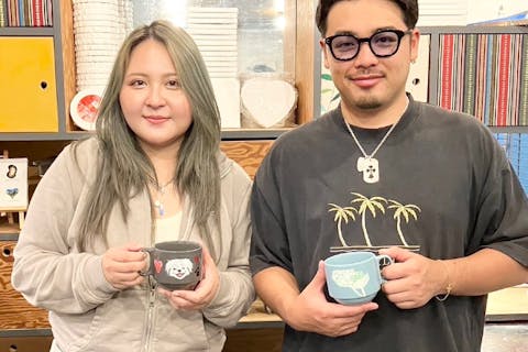 江戸茶寮青山店。茶器の絵付とお茶と和菓子の新体験！カラフルな江戸塗りで器を作る絵付けのワークショップ！お茶とお茶菓子付きのプラン！当日持ち帰りできます！