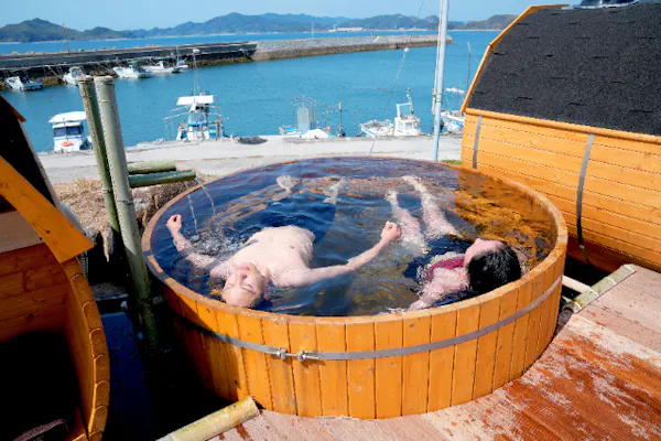 プレイサウナ【Free】夏物売切りセール　フード付き　半袖　サウナ用　温浴使節用 山口・平生・日帰り温泉】セルフロウリュとオーシャンビューを満喫