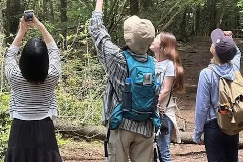 【山梨県・河口湖・エコツアー】探検マップを持って出かけよう！ガイドと歩く樹海の森探検