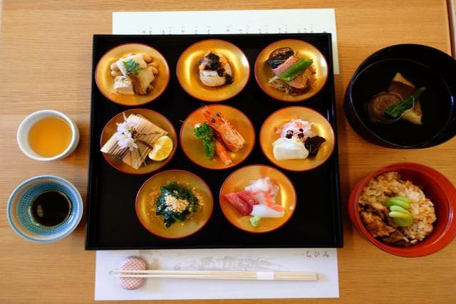 【和歌山・日本の伝統文化】老舗料亭　ちひろでいただく紀州徳川家献上料理