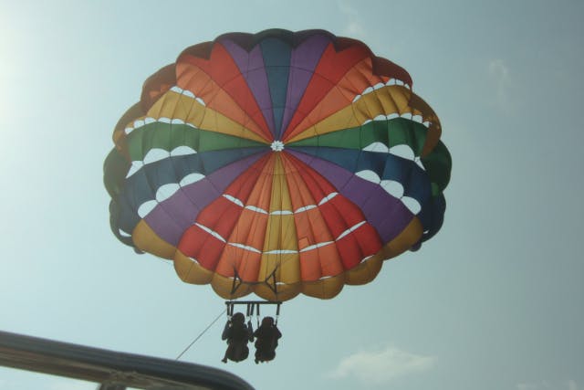 【沖縄・恩納村・シーウォーク＆パラセーリング】シーウォーク＆パラセーリング 嬉しいセットプラン！