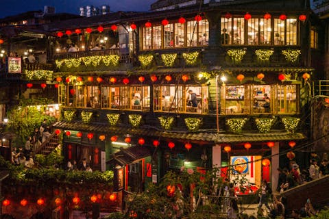 【台湾・九份・ガイドツアー】九份と人気の饒河夜市を巡る日帰り観光ツアー（夕食付きプラン）の画像を表示しています