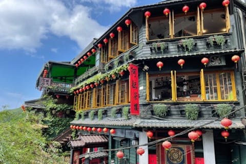 【台湾・九份・ガイドツアー】九份半日観光（食事なし）の画像を表示しています