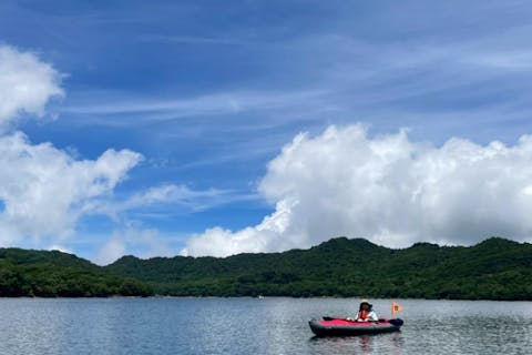 【群馬・前橋・レイクカヌー】標高1828mの赤城山、約７万年前の火山の噴火でできた 『カルデラ湖』 原生林に囲まれた天空の赤城大沼　都心からアクセスも良好！！ 天空のカヌーツアーに参加してみませんか!