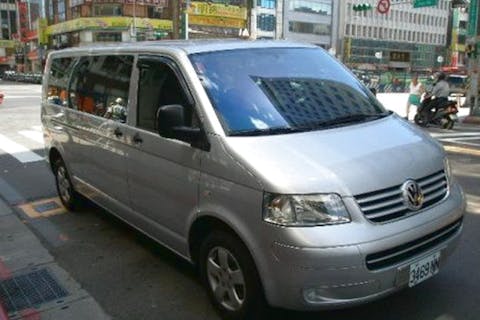 【台湾・台北・送迎車】《片道専用送迎》ホテル→桃園国際空港（中型・日本語ガイドオプションあり）の画像を表示しています