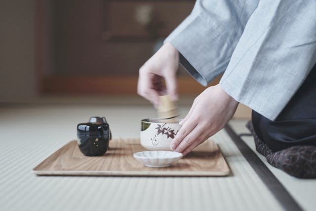 【京都・清水・茶道教室】趣あふれる茶室で点てる、京都抹茶体験