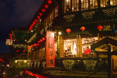 【台湾・台北・貸切チャーター】台北郊外移動OK！中型バス4時間チャーター《日本語ガイドオプションあり》の画像を表示しています