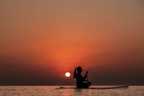 【沖縄・宮古島・SUP＆カヤック】1組限定サンセットクリアサップorクリアカヤックツアー＜ウミガメ探し＞全額返金＋α保証