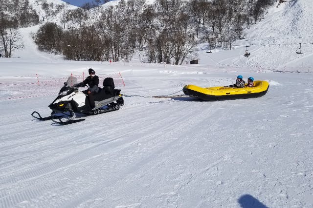 【hakuba valley・スノーアクティビティ】小さな子供から大人まで楽しめる新感覚スノーアクティビティ！スノーラフティング！！