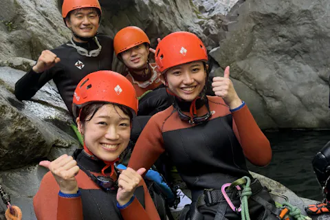 【静岡・裾野市】クリフキャニオニング・6名以下少人数ツアーでカップル・ファミリーにおすすめ♪
