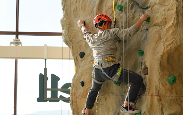 モンベルにかほ店