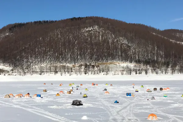 北海道・南富良野＞氷上ワカサギ釣り・半日コース【現地集合プラン：道
