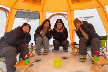 南富良野＞氷上ワカサギ釣り・半日コース【テント貸切 富良野市内から