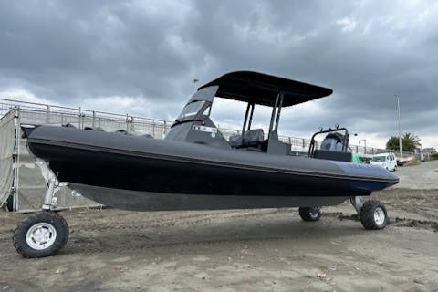 【神奈川・湘南・江ノ島・クルージング】店舗目の前のビーチから海へ！ここでしか体験できないクルージング