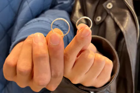 【福岡・中央区大名・シルバーアクセサリー】おしゃれなアトリエで思い出づくり！本格シルバーリング制作体験・デザイン豊富でペアリングにもおすすめ