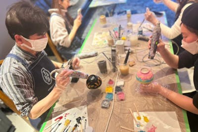 東京・原宿・絵付け体験】江戸塗り・絵付けプラン お茶とお菓子