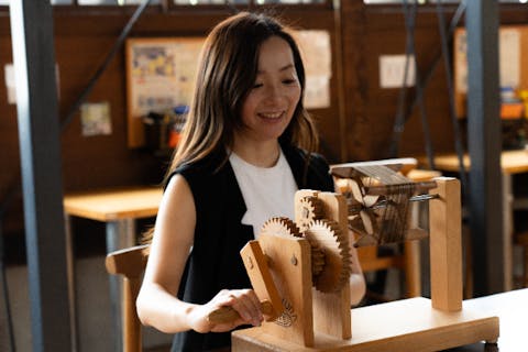 【勝山・クラフト体験】絹糸を巻き取って作るランプシェード作り